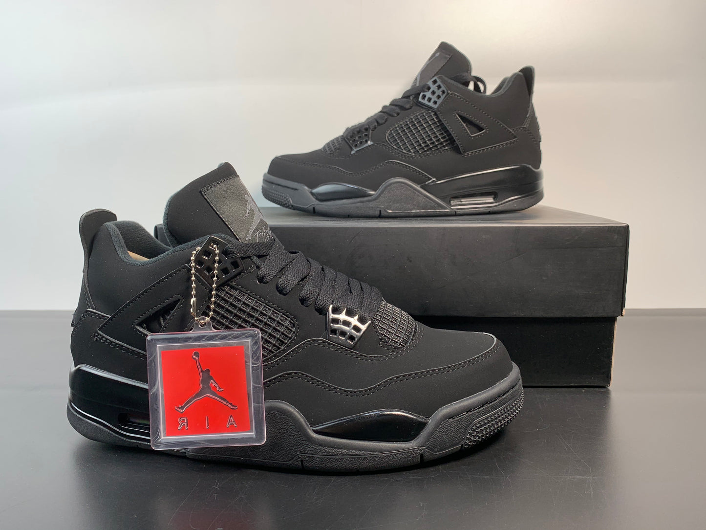 nike air Jordan 4 black cat