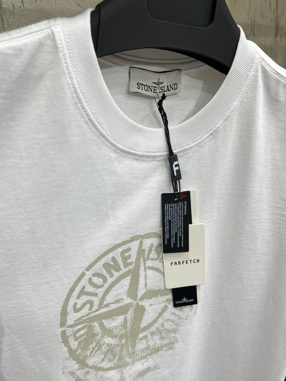 T-shirt stone island