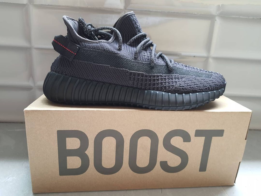 Yeezy 350 v2 black