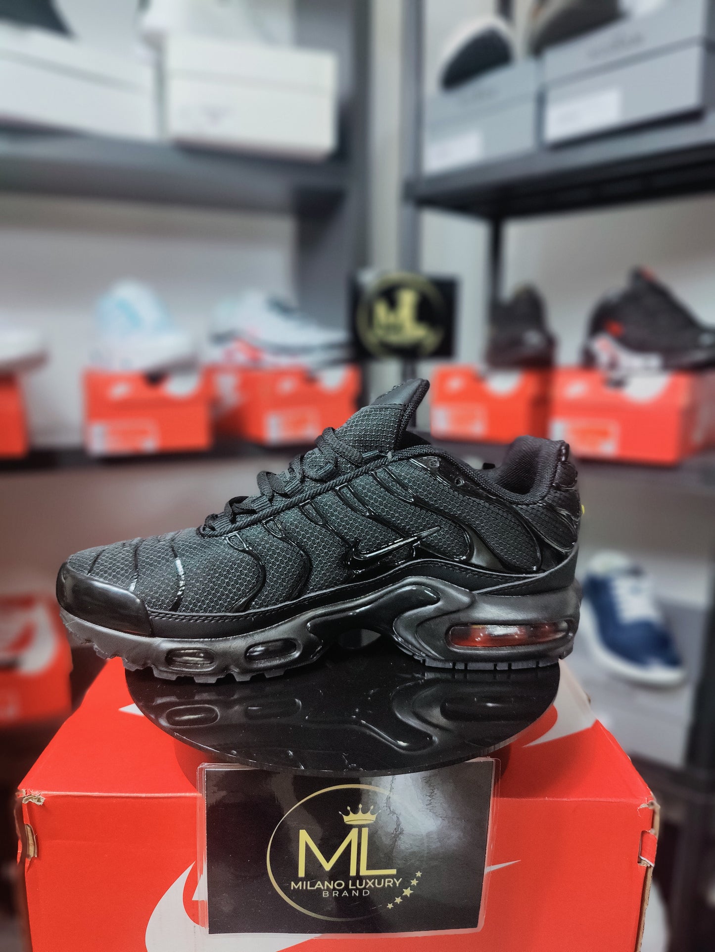 nike tn  BLACK