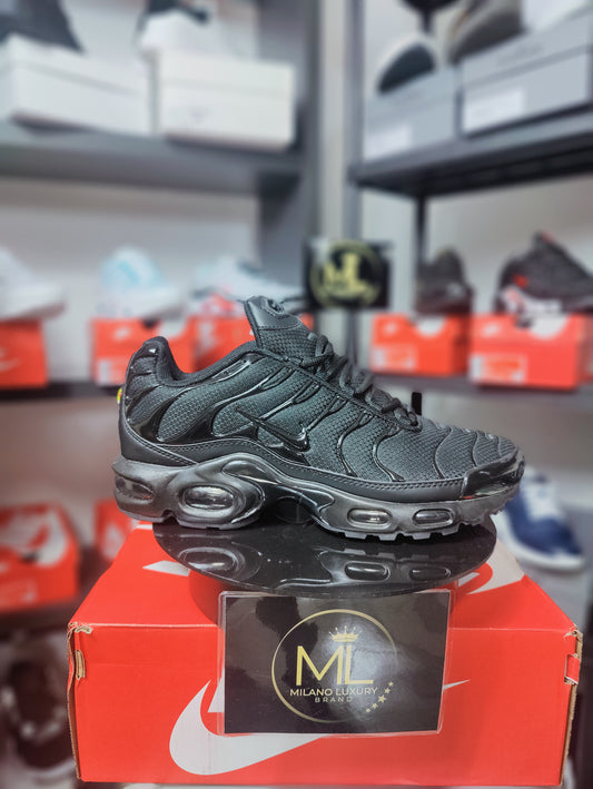 nike tn  BLACK