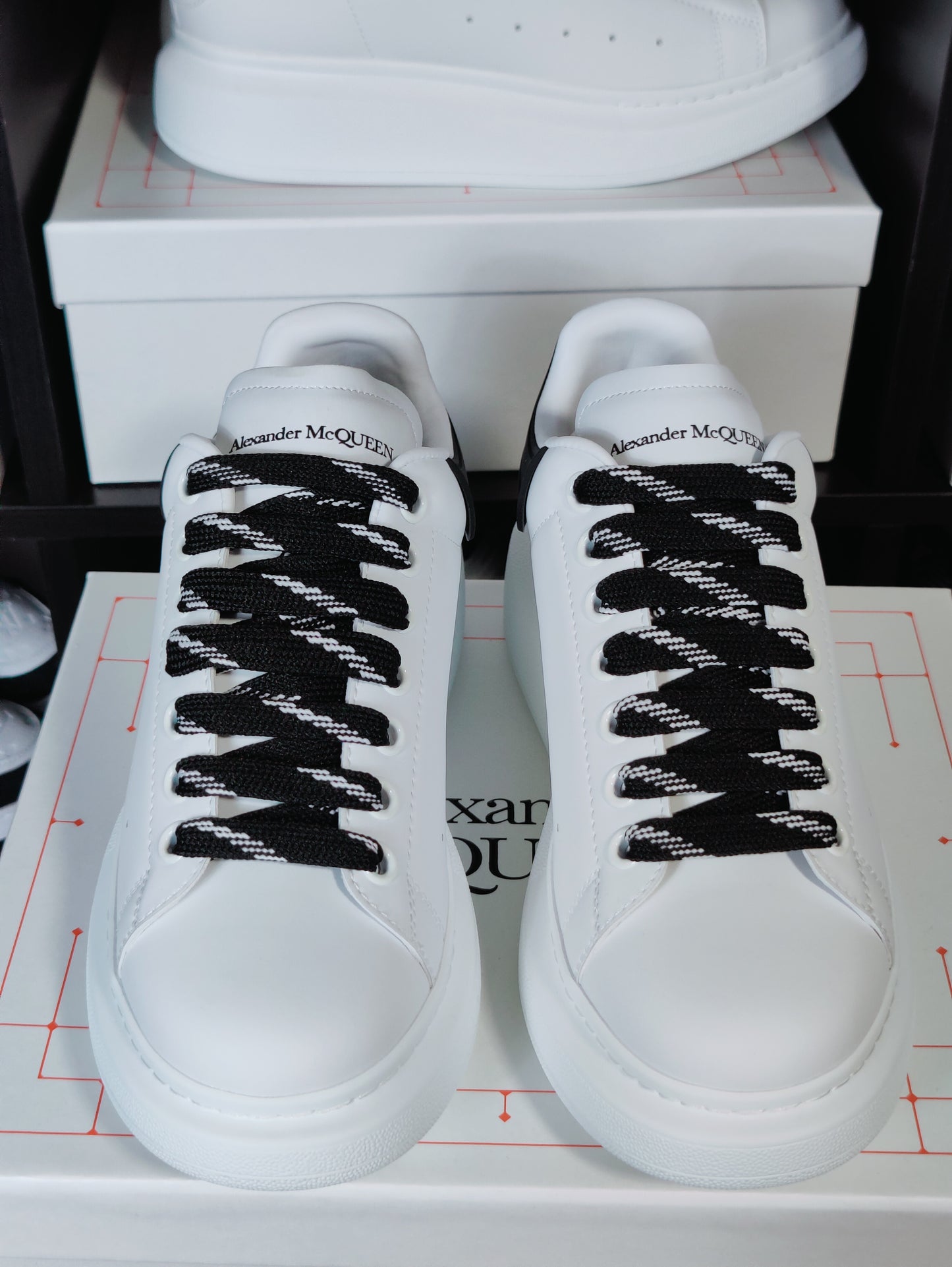 #7 Alexander McQueen bianco / nero